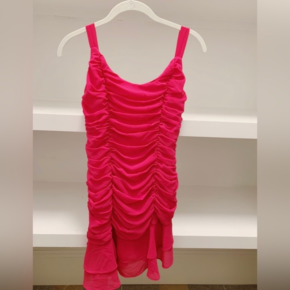 Pink💞 Lovers + Friends dress. Great condition, only worn once! Open to offers!! - Picture 2 of 5